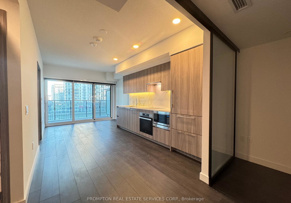 1-concord-cityplace-way-toronto-ontario-c12138880