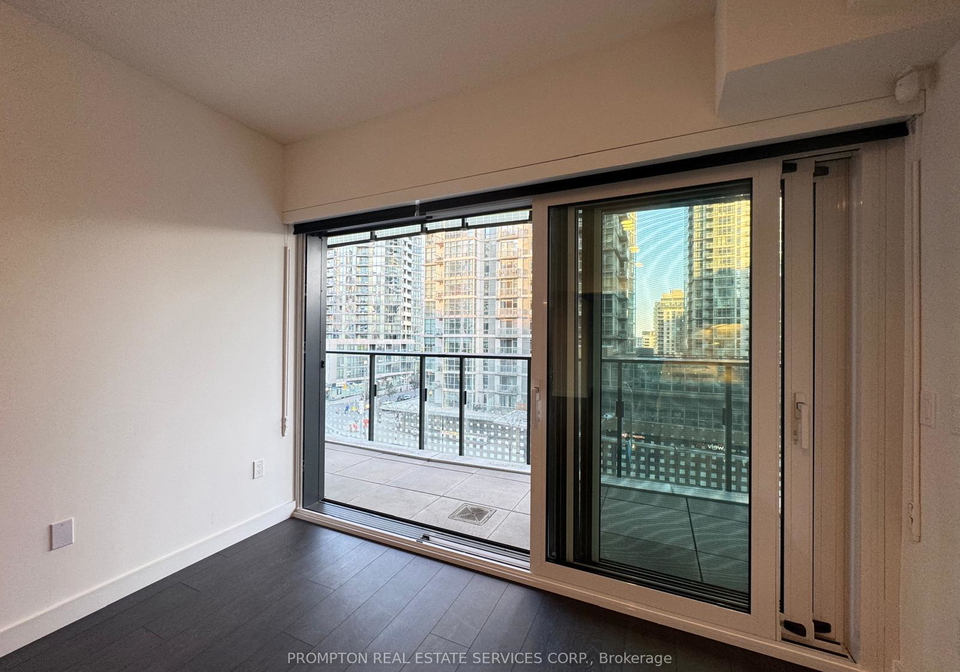 1-concord-cityplace-way-toronto-ontario-c12138880