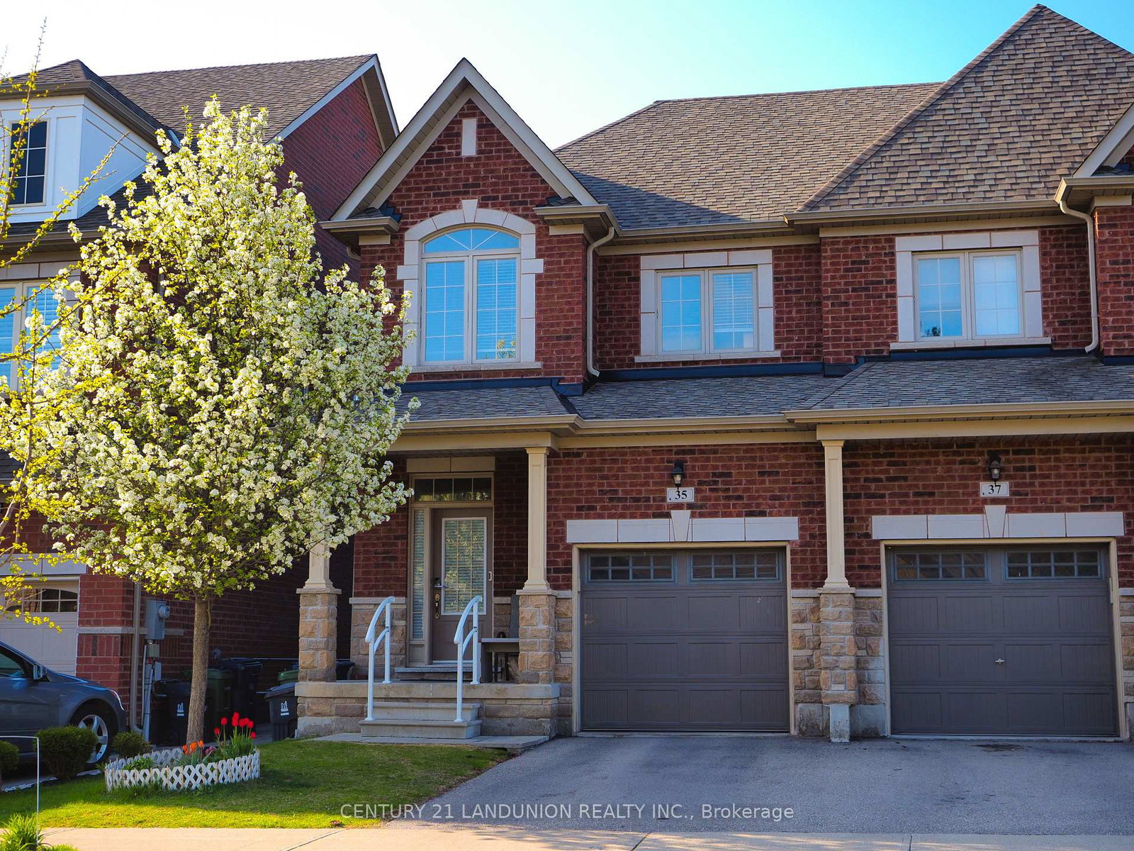 35-goldthread-terrace-toronto-ontario-c12139102