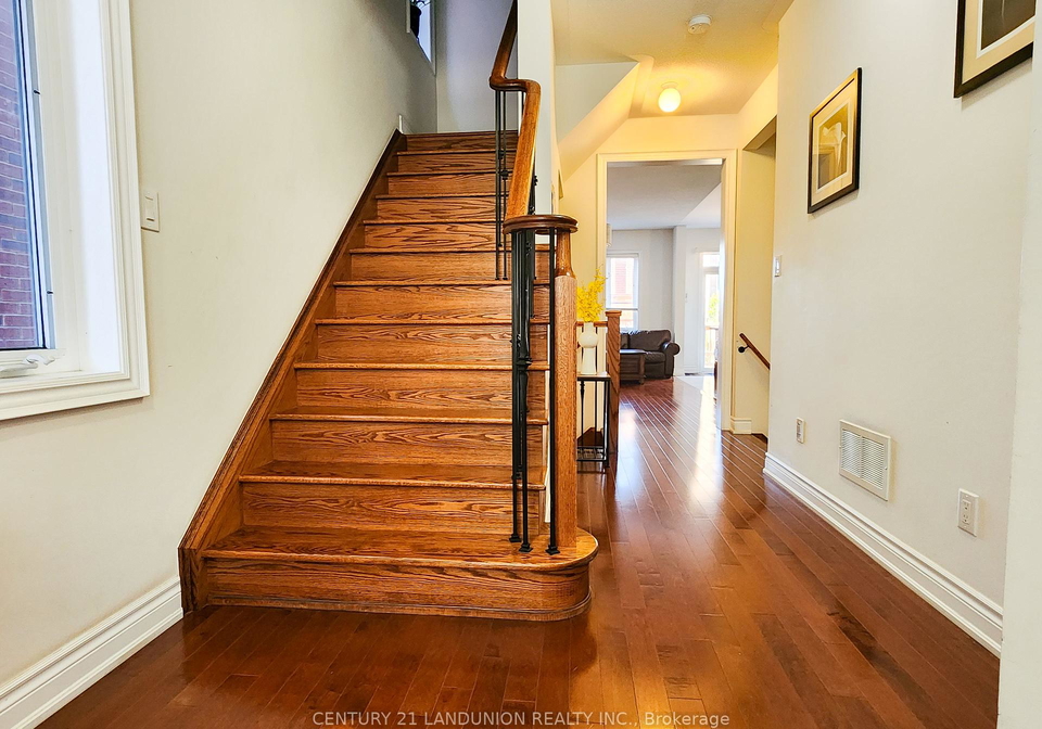 35-goldthread-terrace-toronto-ontario-c12139102