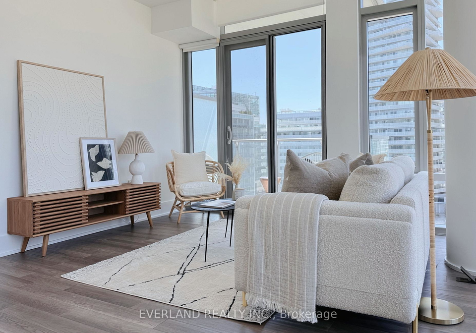 39-queens-quay-e-toronto-ontario-c12139597
