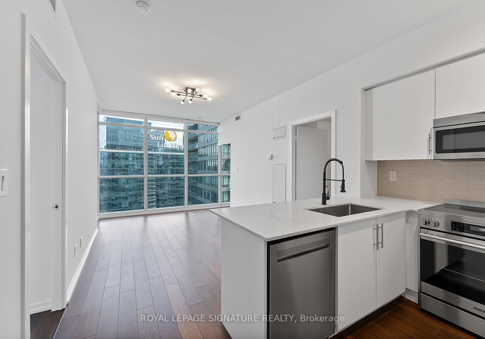 65-bremner-boulevard-toronto-ontario-c12142918