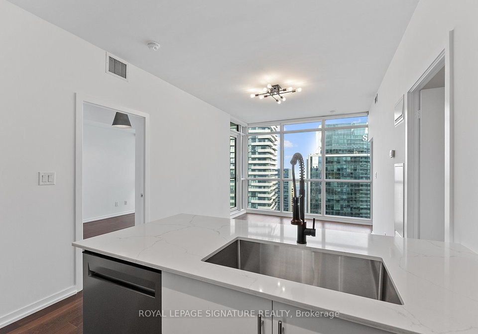 65-bremner-boulevard-toronto-ontario-c12142918