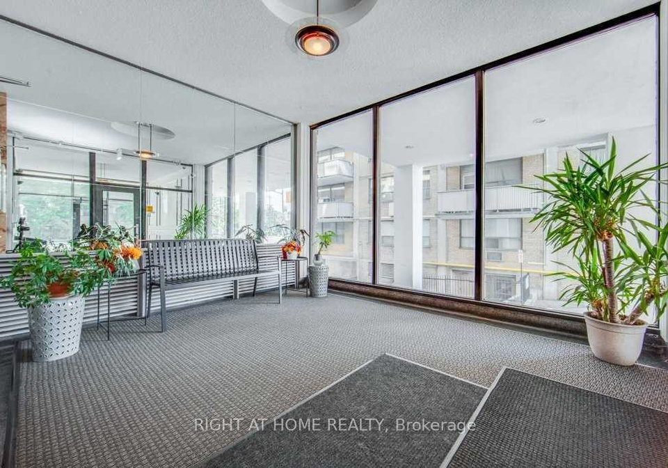 660-eglinton-avenue-w-toronto-ontario-c12146186