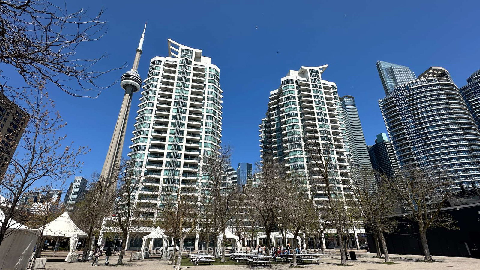 queens-quay-w-toronto-ontario-c12146305
