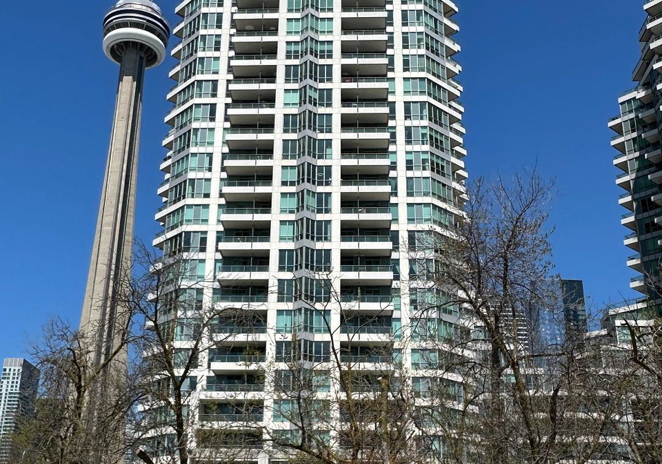 queens-quay-w-toronto-ontario-c12146305