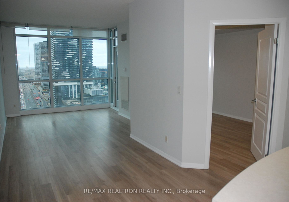 18-yonge-street-toronto-ontario-c12146642