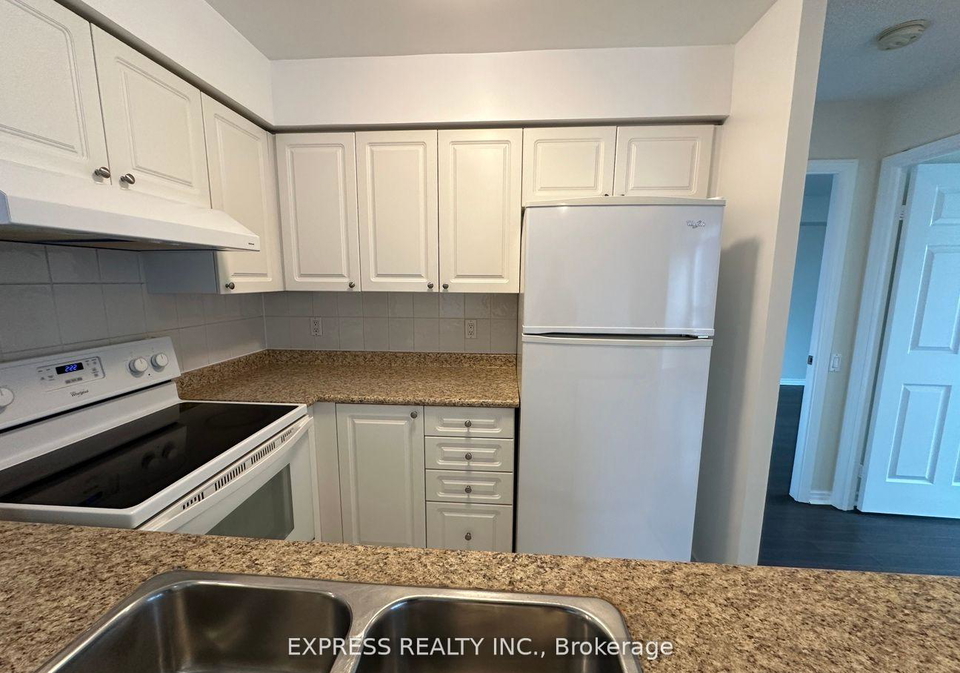 8-hillcrest-avenue-north-york-ontario-c12146976