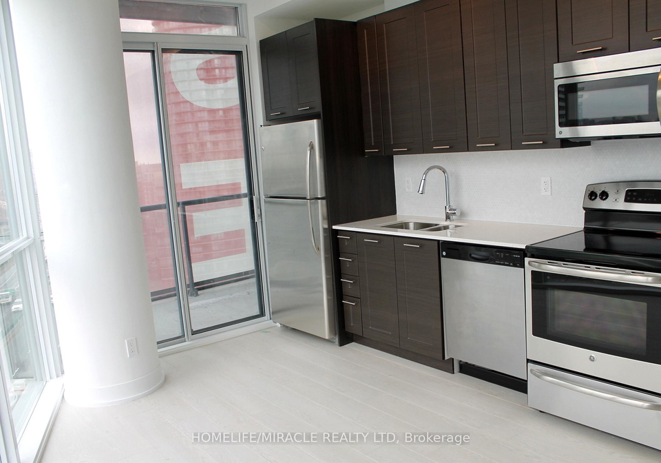 20-bruyeres-mews-toronto-ontario-c12149784