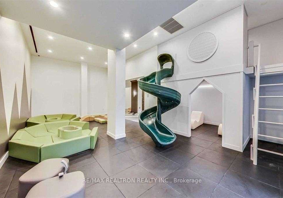 39-roehampton-avenue-toronto-ontario-c12151764