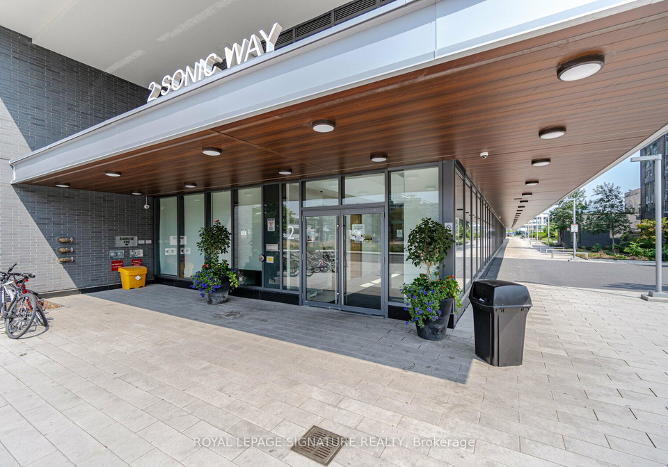 2-sonic-way-east-york-ontario-c12153146