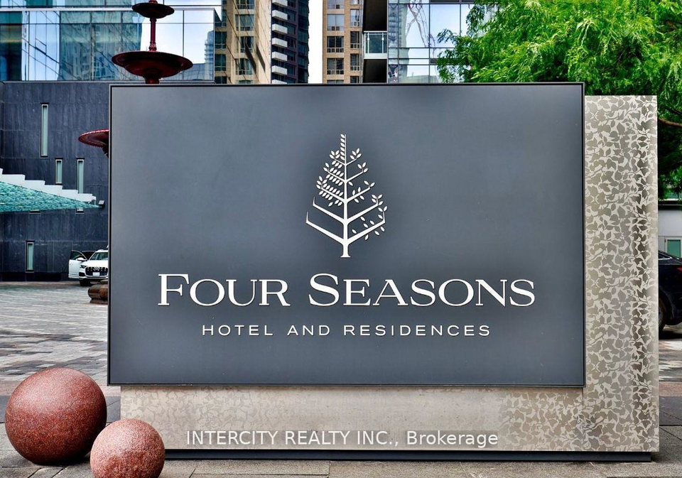 50-yorkville-avenue-toronto-ontario-c12153396
