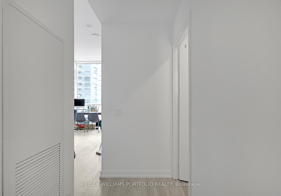 33-helendale-avenue-toronto-ontario-c12154156