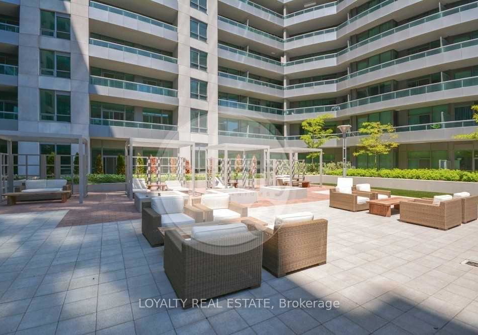 19-grand-trunk-crescent-toronto-ontario-c12154653