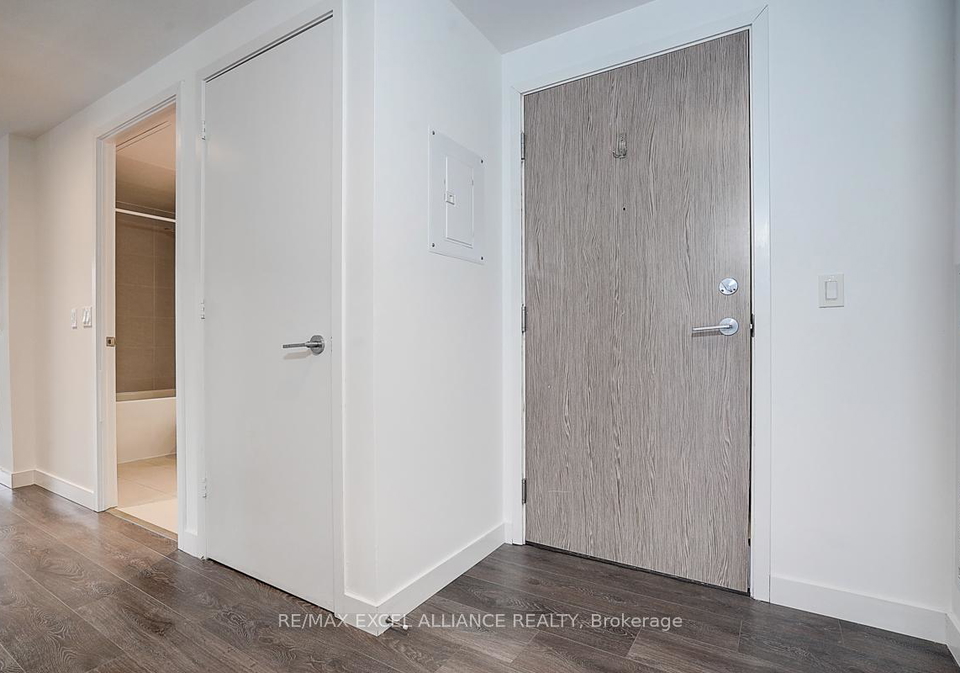 215-queen-street-w-toronto-ontario-c12154852