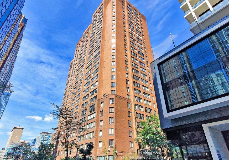 633-bay-street-toronto-ontario-c12155797