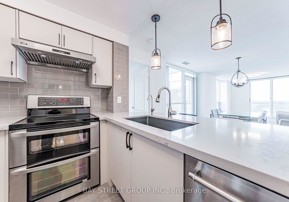 21-hillcrest-avenue-north-york-ontario-c12157334
