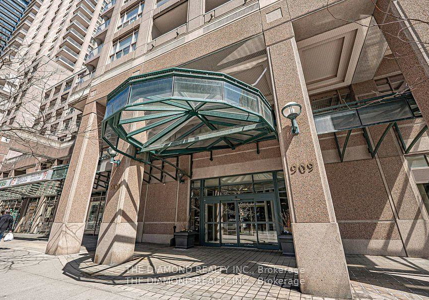 909-bay-street-toronto-ontario-c12158936