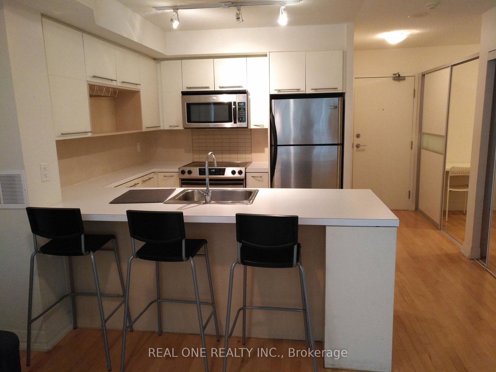 21-carlton-street-toronto-ontario-c12159530