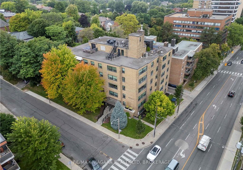 2-ridelle-avenue-toronto-ontario-c12159733
