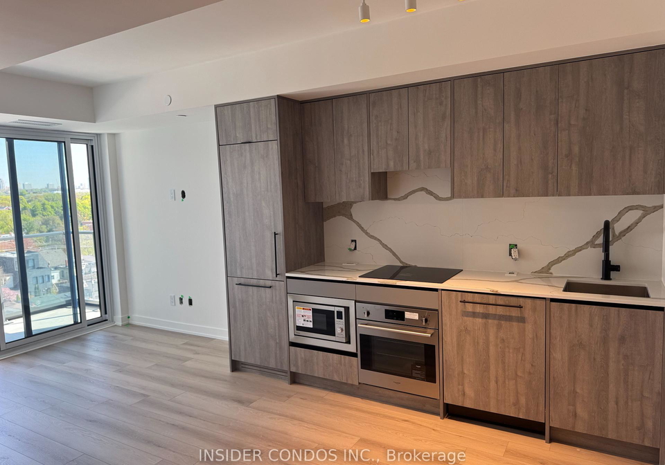 5-lakeview-avenue-toronto-ontario-c12159956