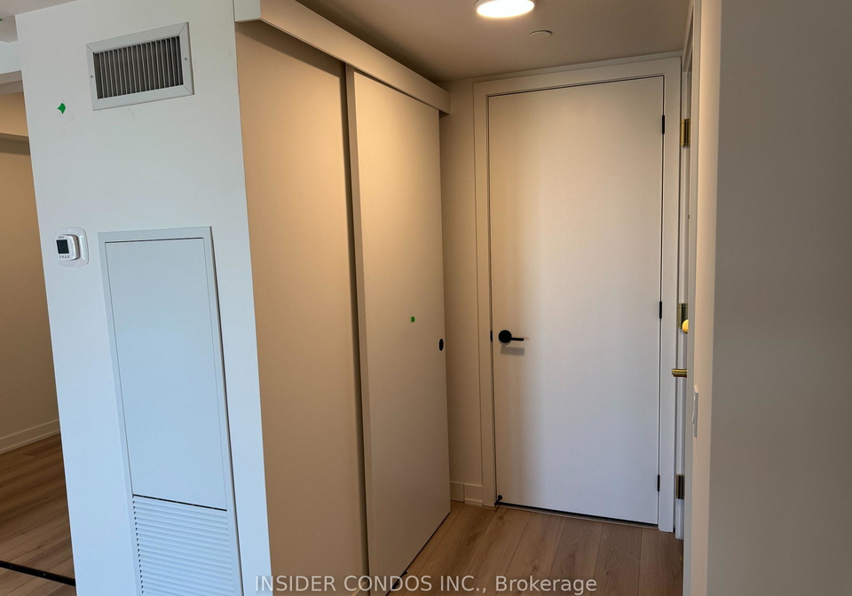 5-lakeview-avenue-toronto-ontario-c12159956