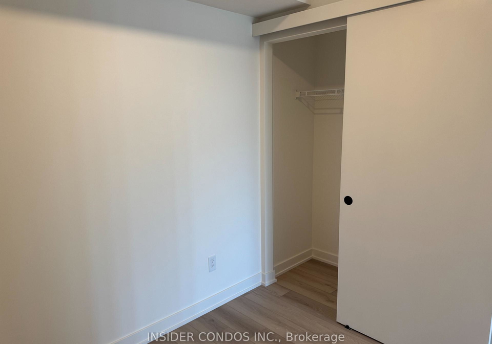 5-lakeview-avenue-toronto-ontario-c12159956