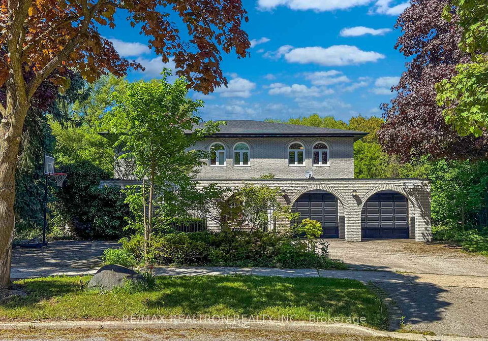 32-bobwhite-crescent-north-york-ontario-c12160617
