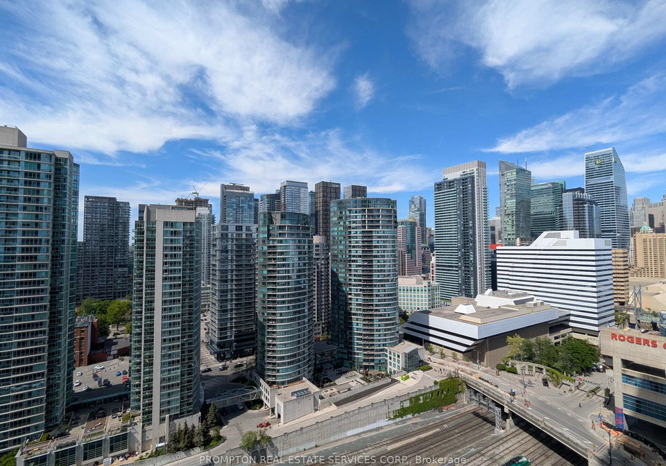 1-concord-cityplace-way-toronto-ontario-c12160715