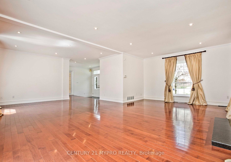 9-shady-oaks-crescent-north-york-ontario-c12160979