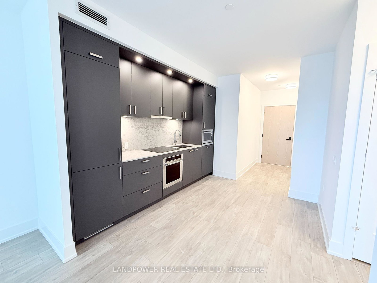 10-inn-on-the-park-drive-north-york-ontario-c12162133