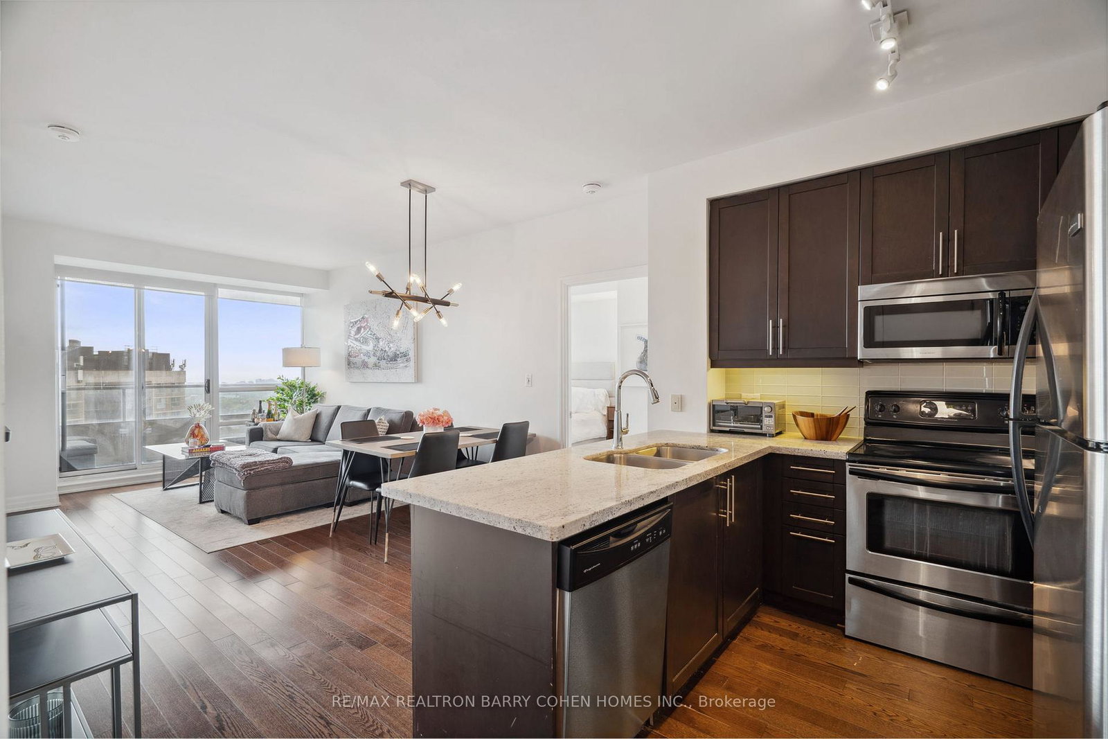 500-st-clair-avenue-w-toronto-ontario-c12162431