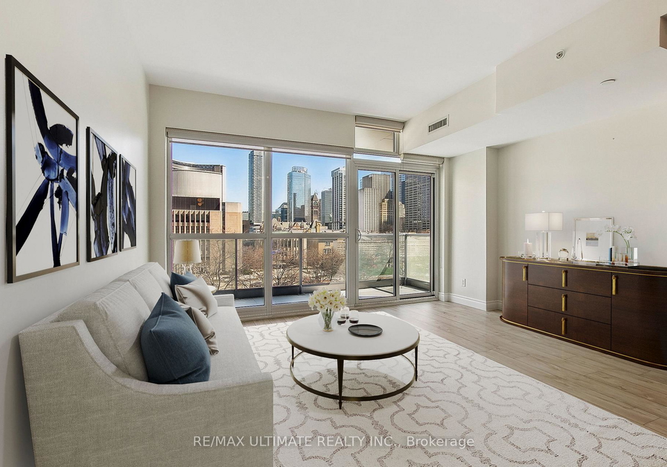 210-simcoe-street-toronto-ontario-c12162734