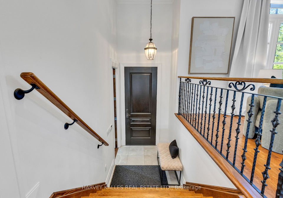 10-easton-road-toronto-ontario-c12163476
