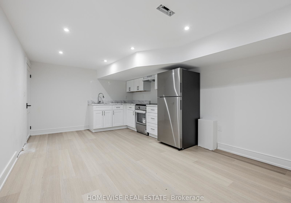21-raeburn-avenue-toronto-ontario-c12163483