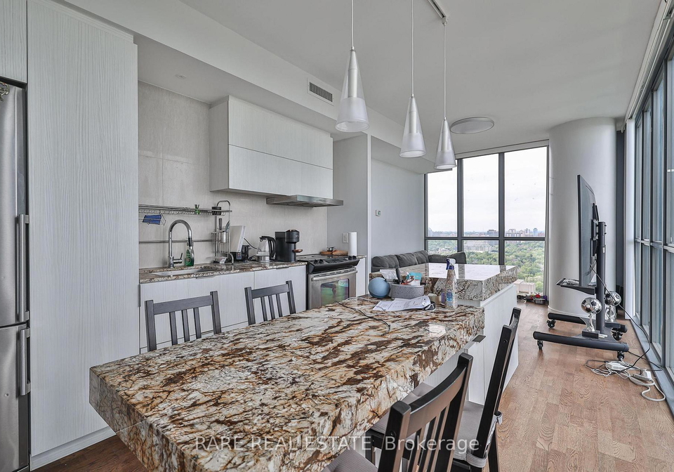 101-charles-street-e-toronto-ontario-c12163996