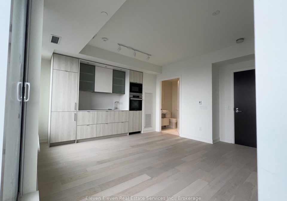 11-yorkville-avenue-toronto-ontario-c12166435
