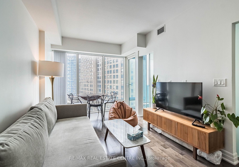 8-the-esplanade-toronto-ontario-c12166839