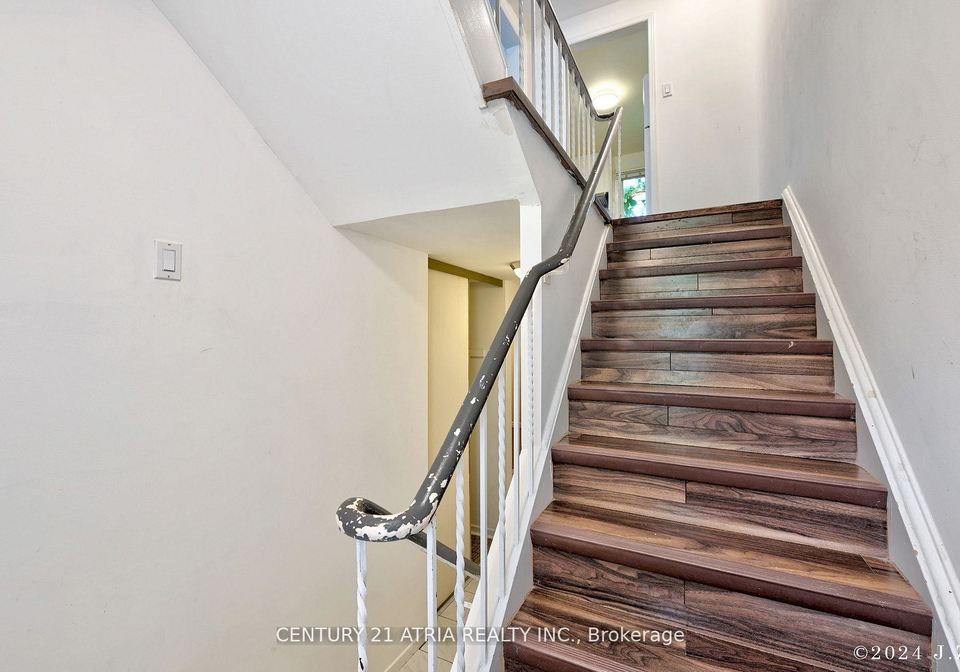 36-song-meadoway-north-york-ontario-c12167194