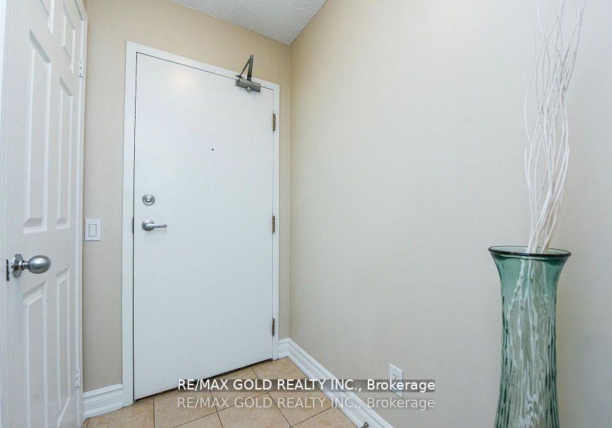 30-harrison-garden-boulevard-n-north-york-ontario-c12168943