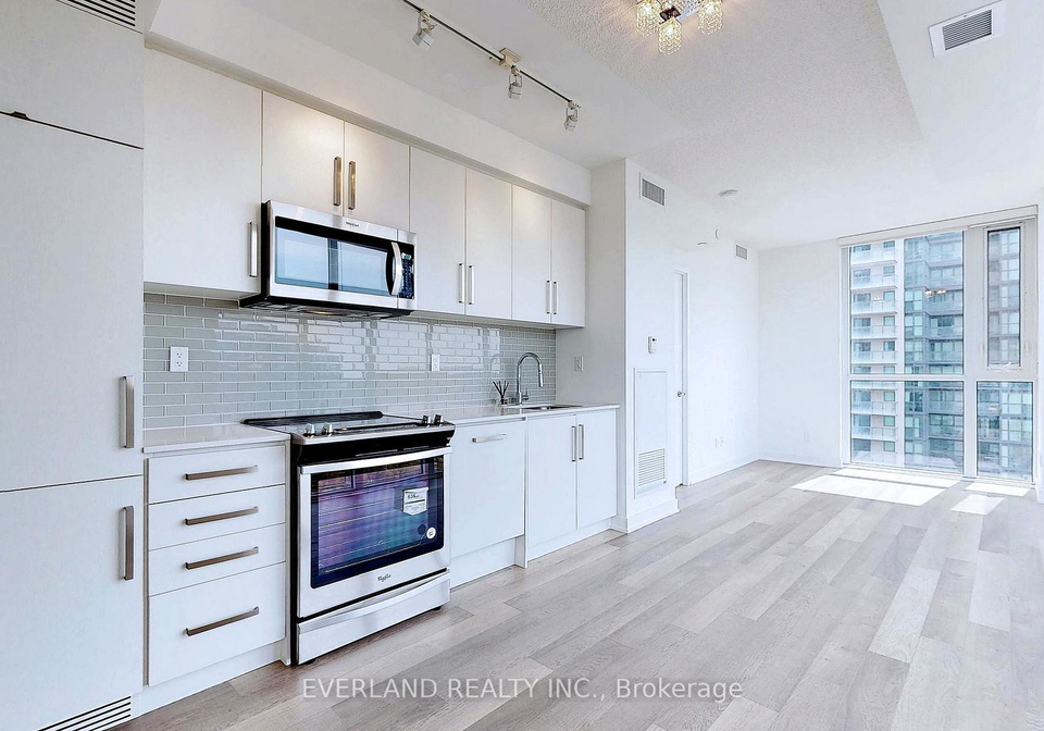 5180-yonge-street-toronto-ontario-c12169024