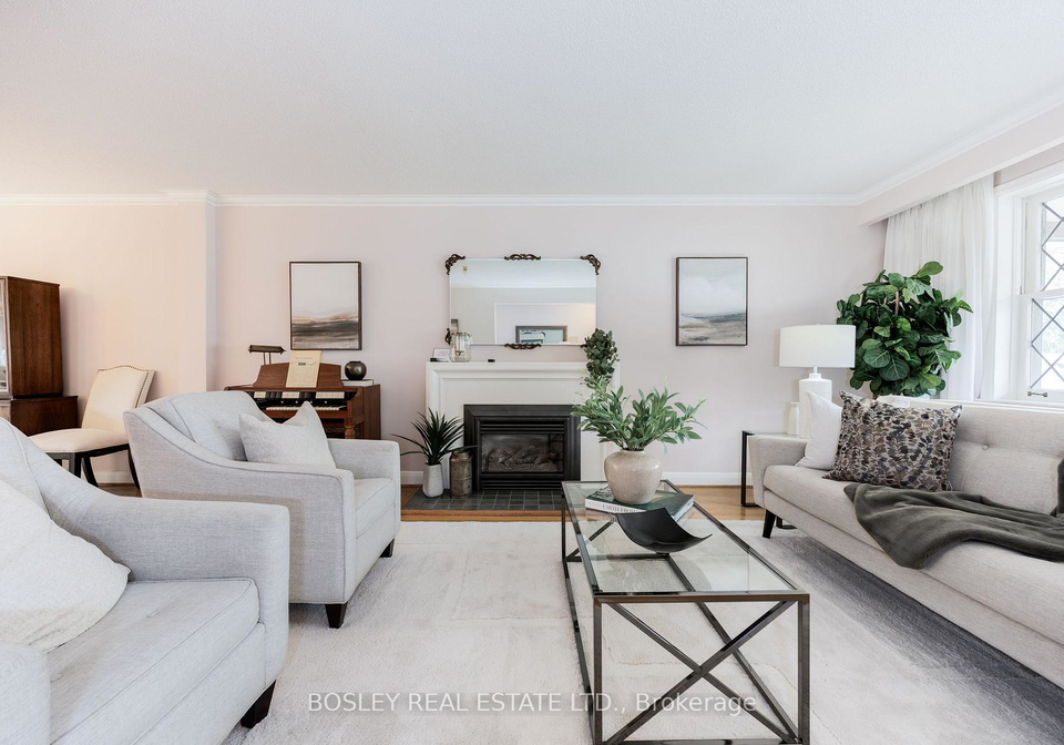 265-chaplin-crescent-toronto-ontario-c12169767