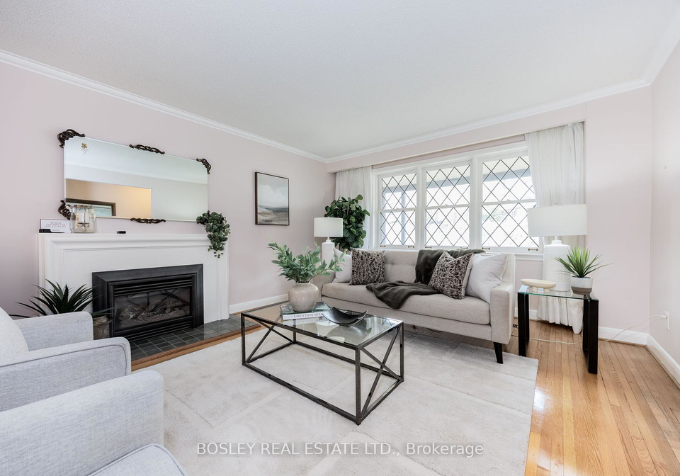 265-chaplin-crescent-toronto-ontario-c12169767