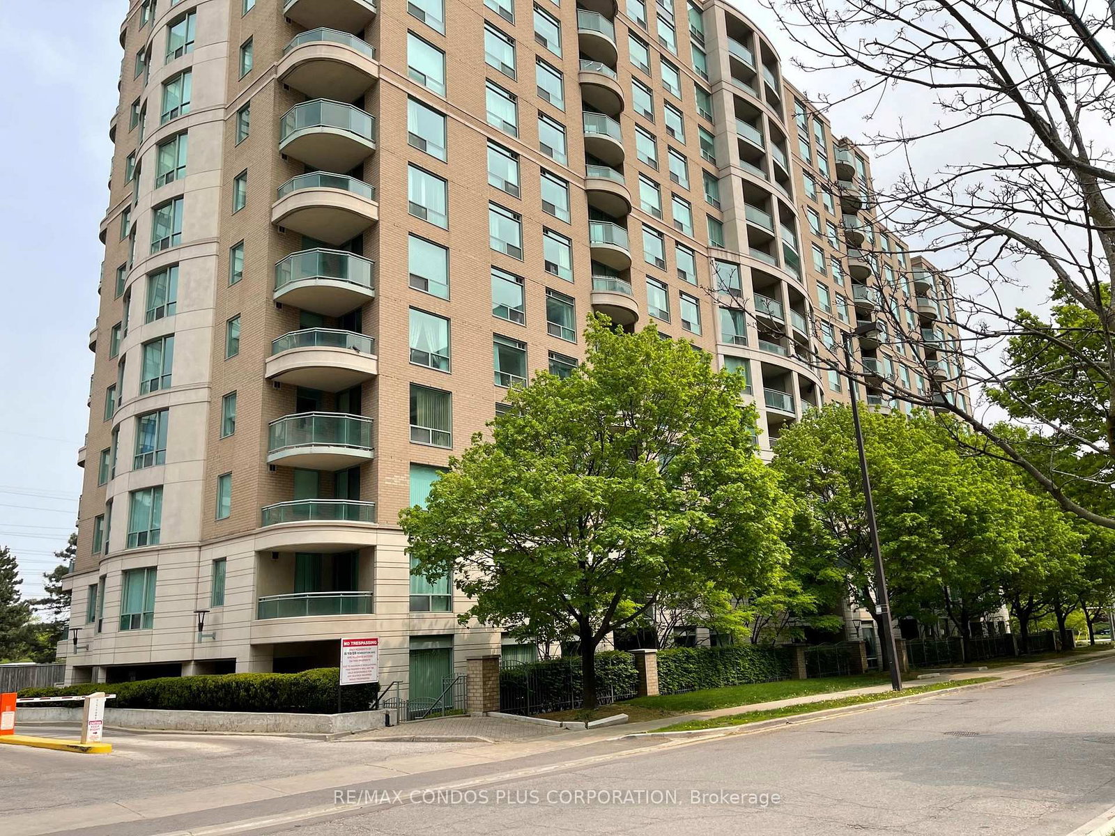 8-pemberton-avenue-north-york-ontario-c12169928