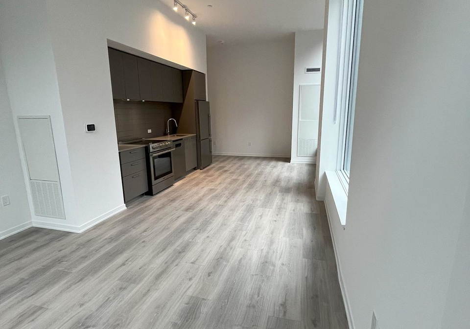 101-roehampton-avenue-toronto-ontario-c12170603