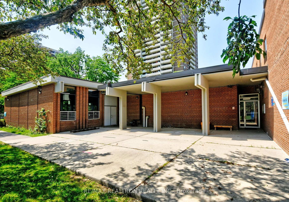 10-tangreen-court-toronto-ontario-c12171634