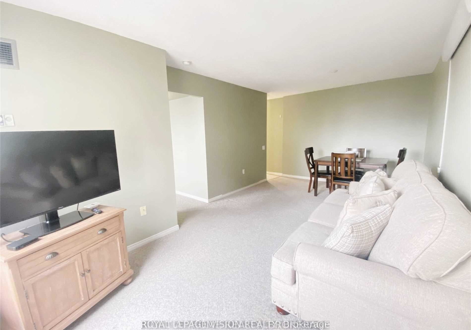 11-thorncliffe-park-drive-east-york-ontario-c12171662