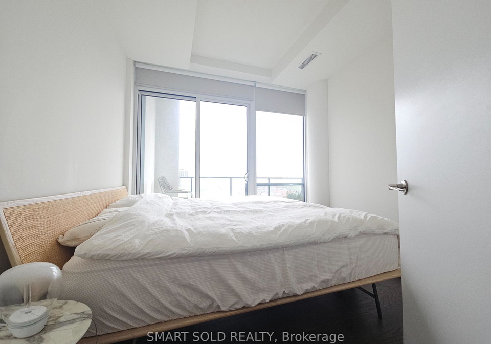 8-hillsdale-avenue-e-toronto-ontario-c12171929