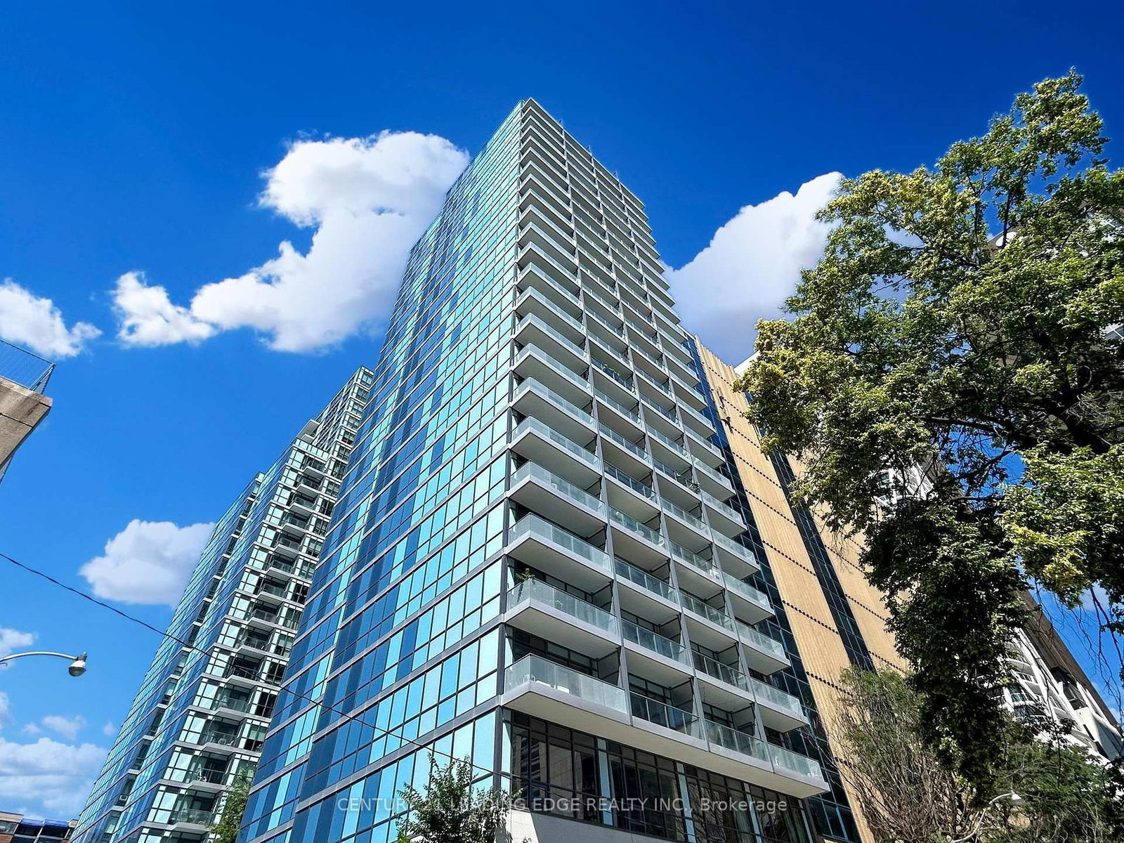 210-simcoe-street-toronto-ontario-c12173308