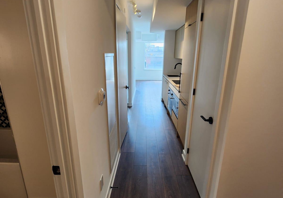 5-lakeview-avenue-toronto-ontario-c12173425